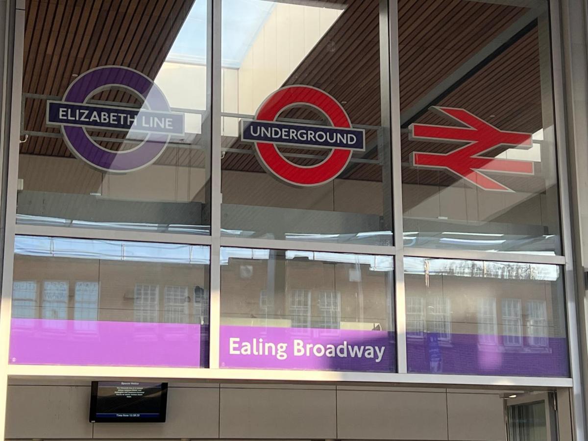 Mia Residence - Entire Studio Apartment - City View - London - Next To Ealing Broadway Station Bagian luar foto